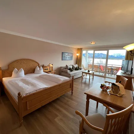 Fischer Am Hotel 3*